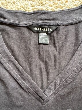 Athleta Black V-Neck Short Sleeve Tee
